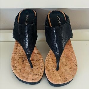 Donald Pliner “Malone” Black leather sandal wedge. Size 8 elastic goring Cute!